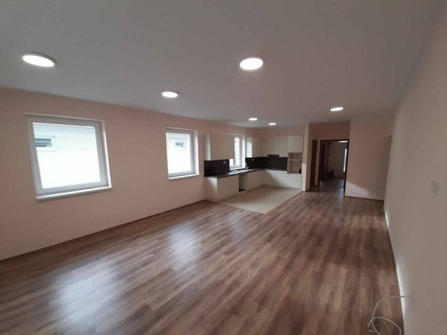 Eladó családi ház, Debrecenben 119.9 M Ft, 4 szobás