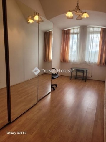 Eladó téglalakás, Vecsésen 76.9 M Ft, 4 szobás