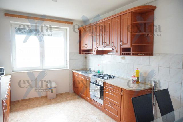 Kiadó téglalakás, albérlet, Szegeden 230 E Ft / hó, 3 szobás