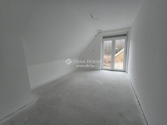 Eladó családi ház, Aranyosgadányban 98 M Ft, 7 szobás