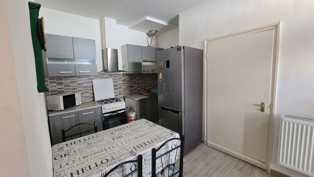 Kiadó téglalakás, albérlet, Esztergomban 170 E Ft / hó