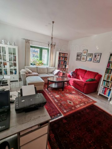 Eladó téglalakás, Keszthelyen 64.99 M Ft, 1 szobás