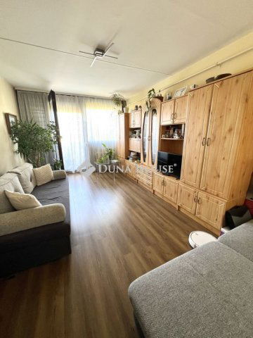 Eladó panellakás, Pécsett 40.5 M Ft, 2 szobás