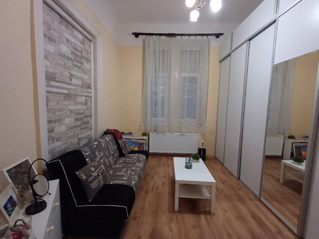 Eladó téglalakás, Budapesten, VII. kerületben 69.9 M Ft