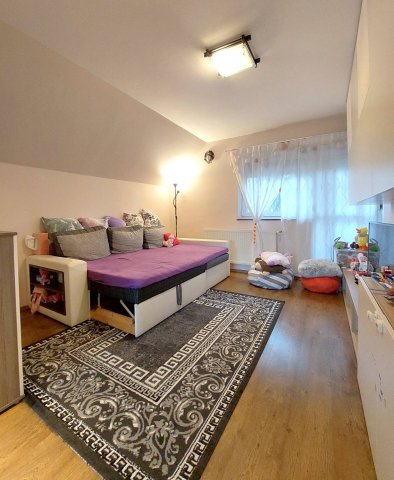 Eladó családi ház, Szigetszentmiklóson 124.99 M Ft, 5 szobás