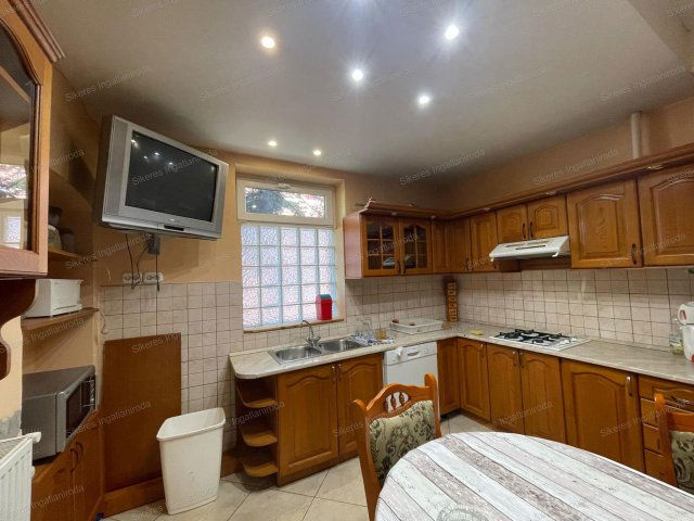 Kiadó családi ház, albérlet, Tatabányán 250 E Ft / hó