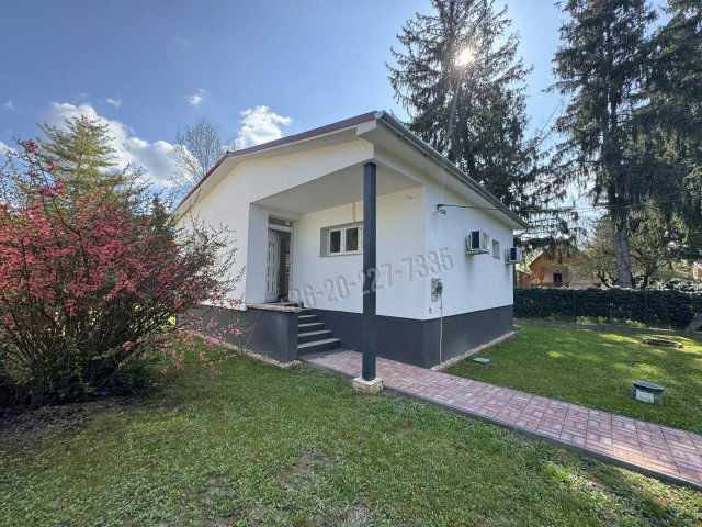 Eladó nyaraló, Ráckevén 40 M Ft, 1 szobás