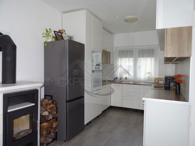 Eladó családi ház, Kunszigeten 64.99 M Ft, 2 szobás