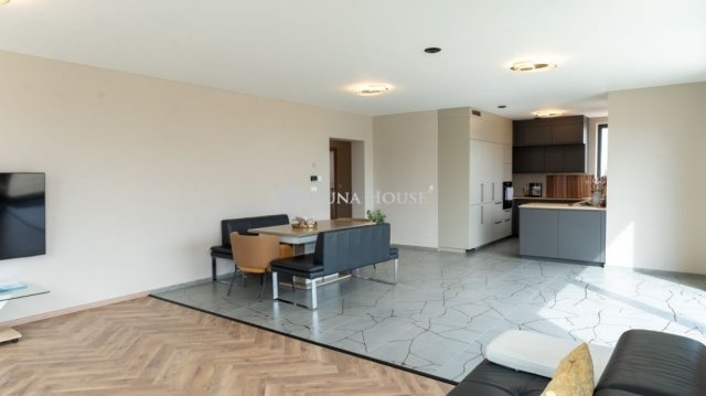 Eladó családi ház, Diósdon 330 M Ft, 5 szobás