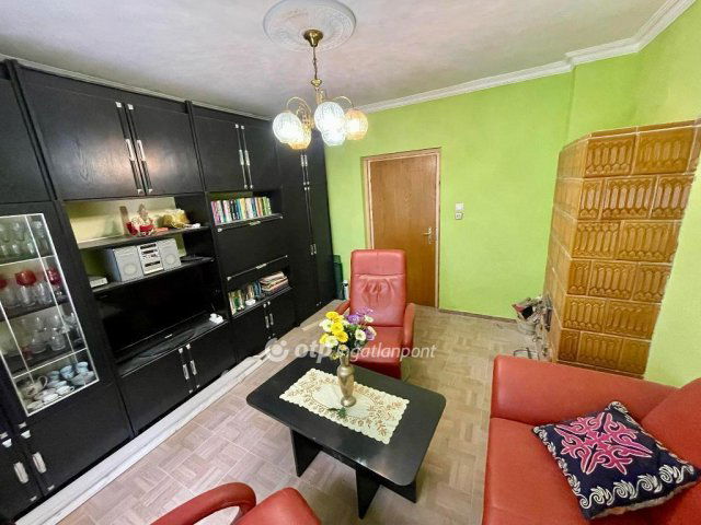 Eladó családi ház, Adásztevelen 28.9 M Ft, 2 szobás