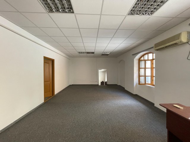 Eladó iroda, Szegeden, Jósika utcában 75.99 M Ft, 2 szobás