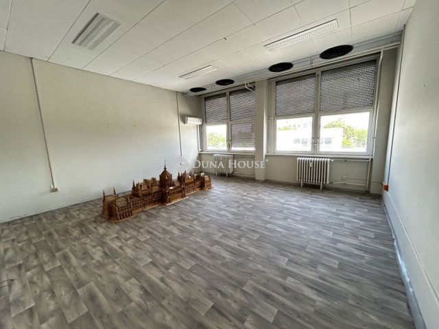 Kiadó iroda, Budapesten, XXIII. kerületben, Helsinki úton