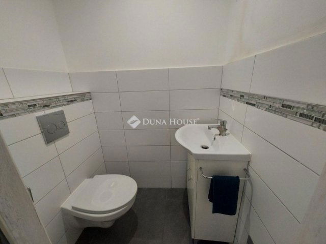 Eladó téglalakás, Budapesten, VII. kerületben 49.9 M Ft