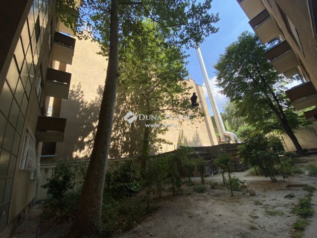 Eladó téglalakás, Budapesten, VIII. kerületben 80 M Ft