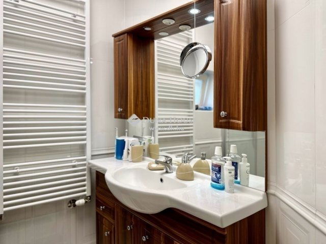 Eladó téglalakás, Pécsett 89.5 M Ft, 4 szobás