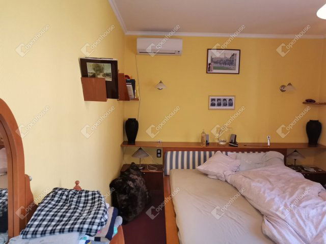 Eladó családi ház, Kisbéren 100 M Ft, 7 szobás