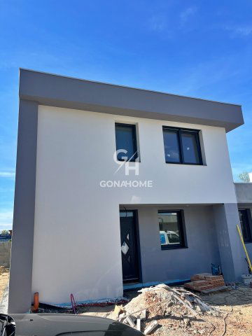 Eladó téglalakás, Ajkán 75 M Ft, 3 szobás