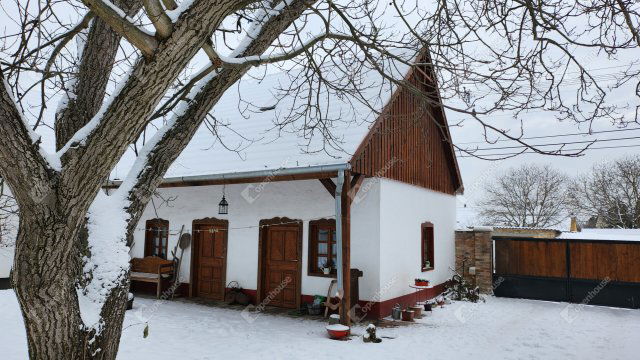 Eladó családi ház, Győrzámolyon 129 M Ft, 5 szobás