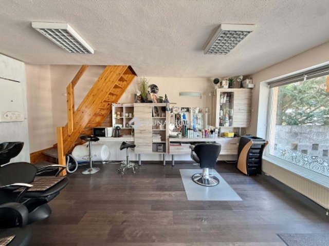 Eladó üzlethelyiség, Pakson 42 M Ft, 2 szobás