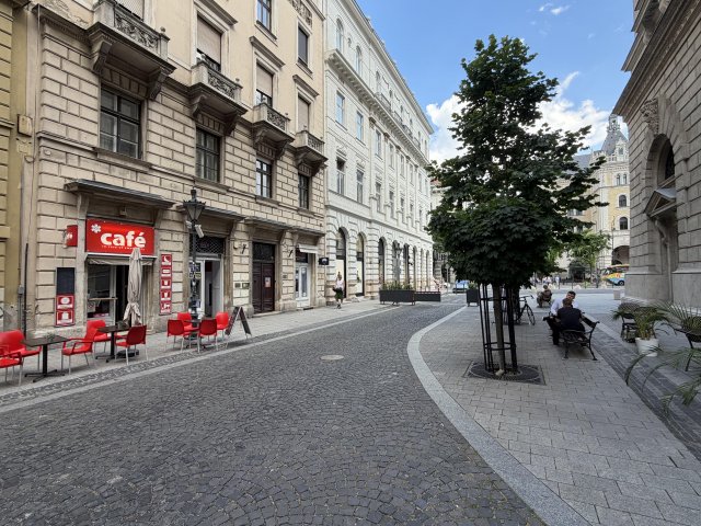 Eladó üzlethelyiség, Budapesten, VI. kerületben, Hajós utcában