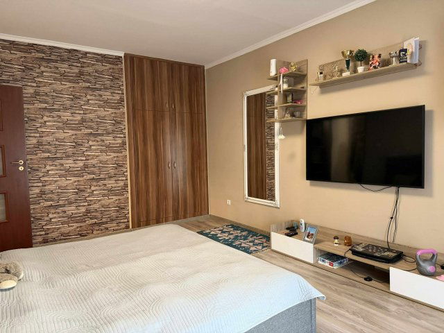 Eladó téglalakás, Komlón, Alkotmány utcában 26.5 M Ft