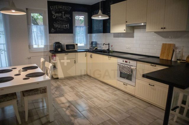 Kiadó téglalakás, albérlet, Szegeden 250 E Ft / hó, 3 szobás