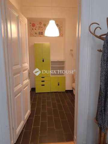 Eladó téglalakás, Budapesten, VI. kerületben 124.9 M Ft