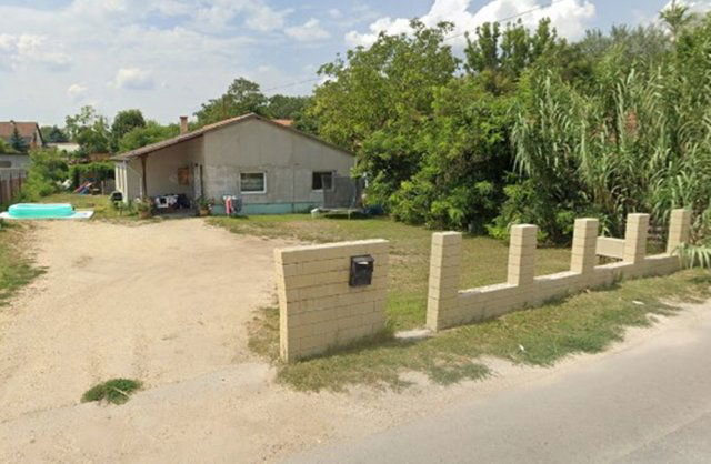 Eladó családi ház, Szigetszentmiklóson 40 M Ft, 2 szobás