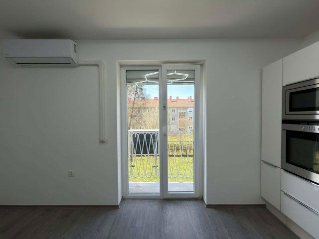 Eladó téglalakás, Komlón 42 M Ft, 3 szobás