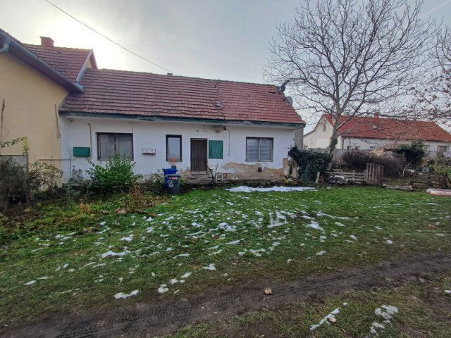 Eladó családi ház, Pilisvörösváron 35 M Ft, 2 szobás