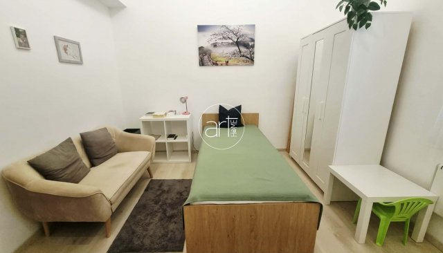 Eladó téglalakás, Szegeden, Közép fasoron 54.9 M Ft, 2 szobás
