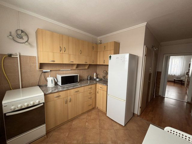 Kiadó panellakás, albérlet, Tiszaújvárosban, Rózsa úton