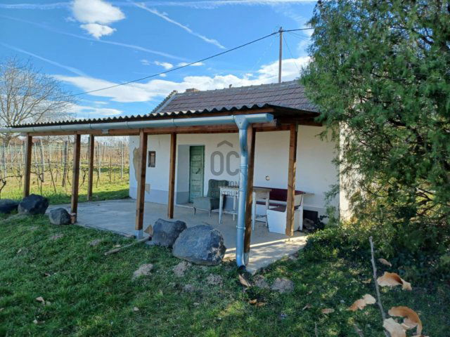 Eladó családi ház, Somlószőlősön 12.99 M Ft, 2 szobás