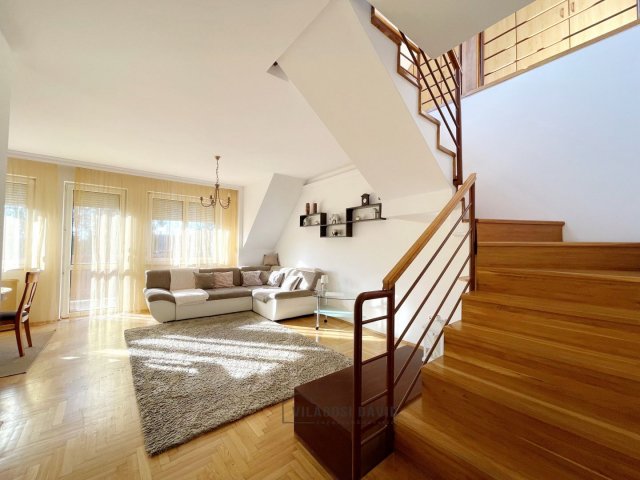 Eladó téglalakás, Debrecenben 155.9 M Ft, 6 szobás