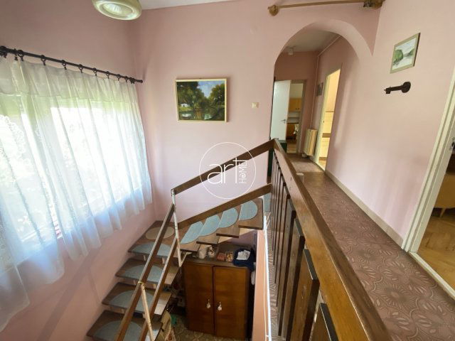 Eladó családi ház, Szegeden 99.8 M Ft, 5 szobás