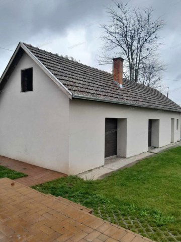 Kiadó családi ház, albérlet, Kecskeméten 120 E Ft / hó