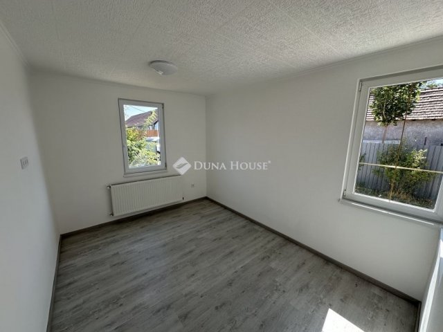 Eladó családi ház, Örkényen 37 M Ft, 3 szobás