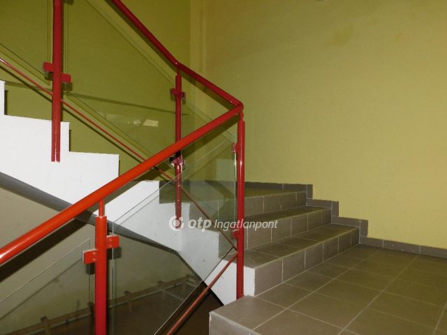 Kiadó iroda, Pécsett 600 E Ft / hó / költözzbe.hu