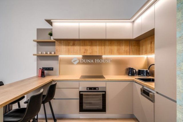 Eladó téglalakás, Budapesten, IX. kerületben 95 M Ft, 2 szobás