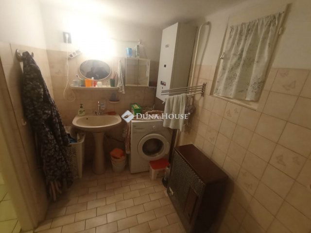 Eladó családi ház, Kecskeméten 29.9 M Ft, 2 szobás