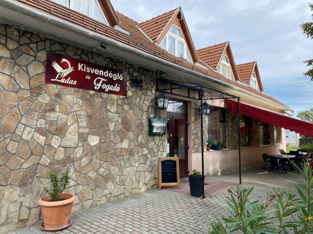 Eladó üzlethelyiség, Nagyalásonyon 126 M Ft