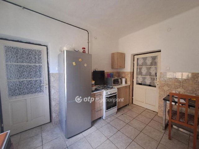 Eladó családi ház, Kenderesen 11.9 M Ft, 2+1 szobás