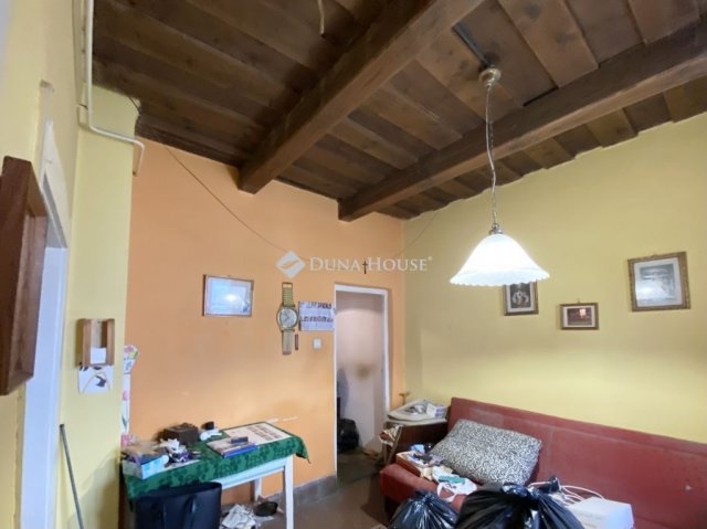 Eladó sorház, Devecseren 9.5 M Ft, 2 szobás