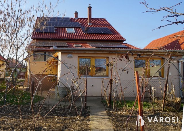 Eladó családi ház, Gyálon 129.9 M Ft, 6 szobás