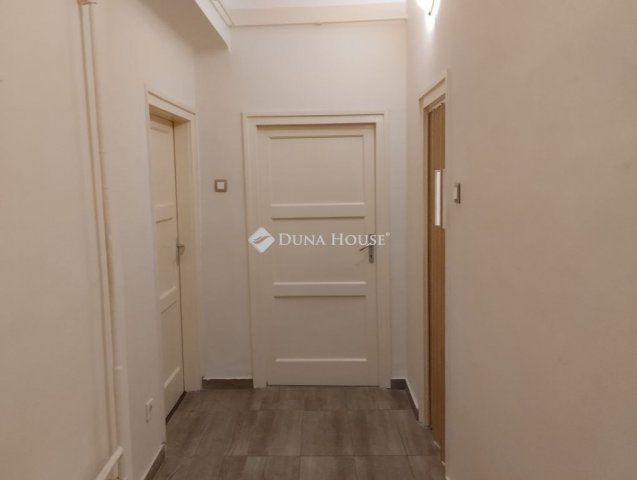 Eladó téglalakás, Pécsett 50.2 M Ft, 2 szobás
