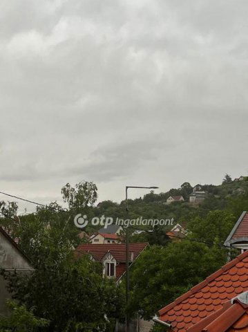 Eladó téglalakás, Pécsett 99 M Ft, 3+1 szobás