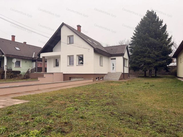 Eladó családi ház, Győrújbaráton 129.9 M Ft, 4 szobás