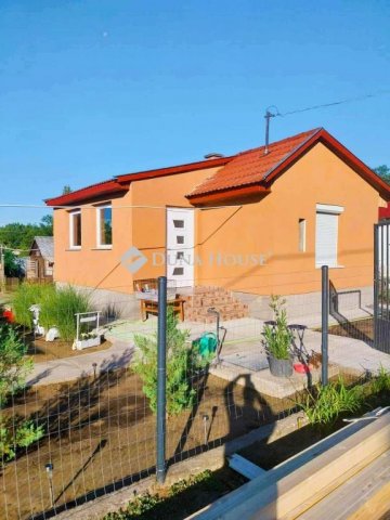 Eladó családi ház, Kecskeméten 29 M Ft, 1 szobás