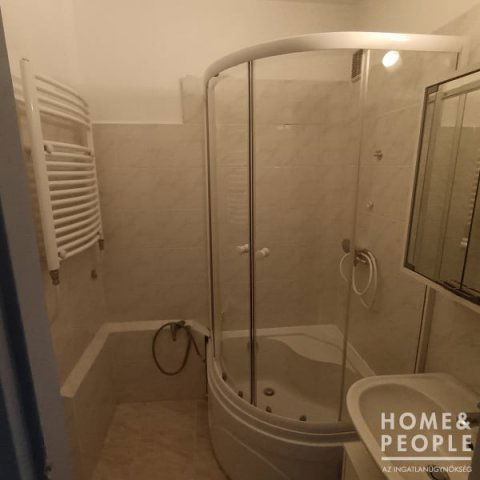 Eladó téglalakás, Szegeden 62 M Ft, 2+1 szobás