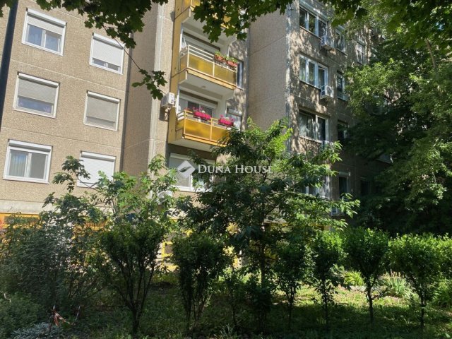 Eladó panellakás, Budapesten, III. kerületben 89.99 M Ft